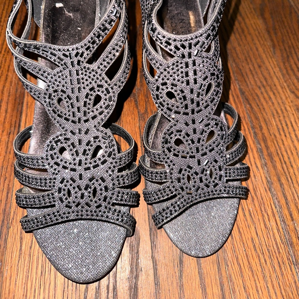 Valenti Franco black rhinestone pumps size 10